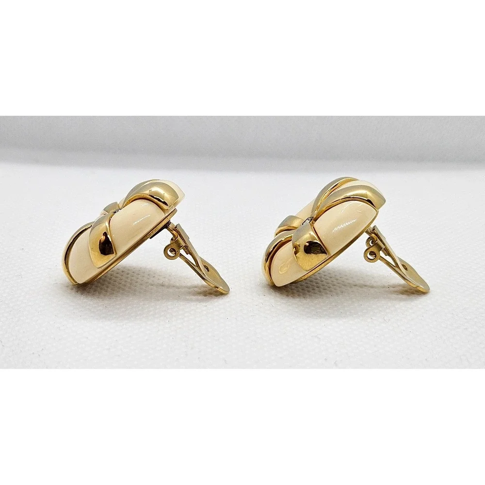 Vintage KJL Kenneth Jay Lane Lucite & Gold tone Button Clip On‎ Rare Earrings - Picture 3 of 10
